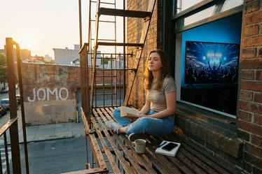ความหมายของ JOMO: โอบรับ JOMO �...